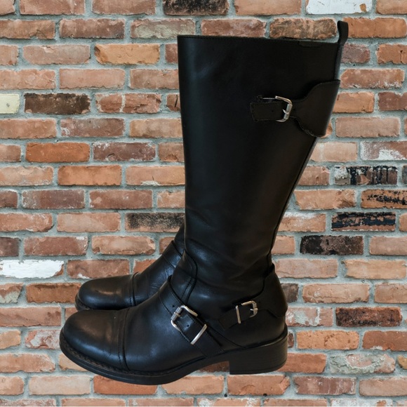 Elle Shoes - Elle Motorcycle Chunky Black Leather Boots with Silver Detail. So on trend! Sz39